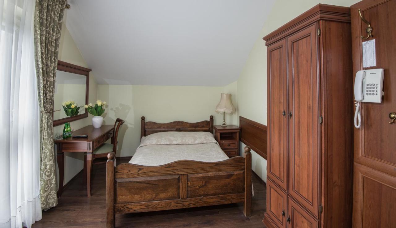 Hotel Mateo Stopnica Екстериор снимка