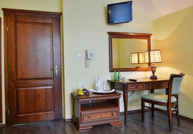 Hotel Mateo Stopnica Екстериор снимка