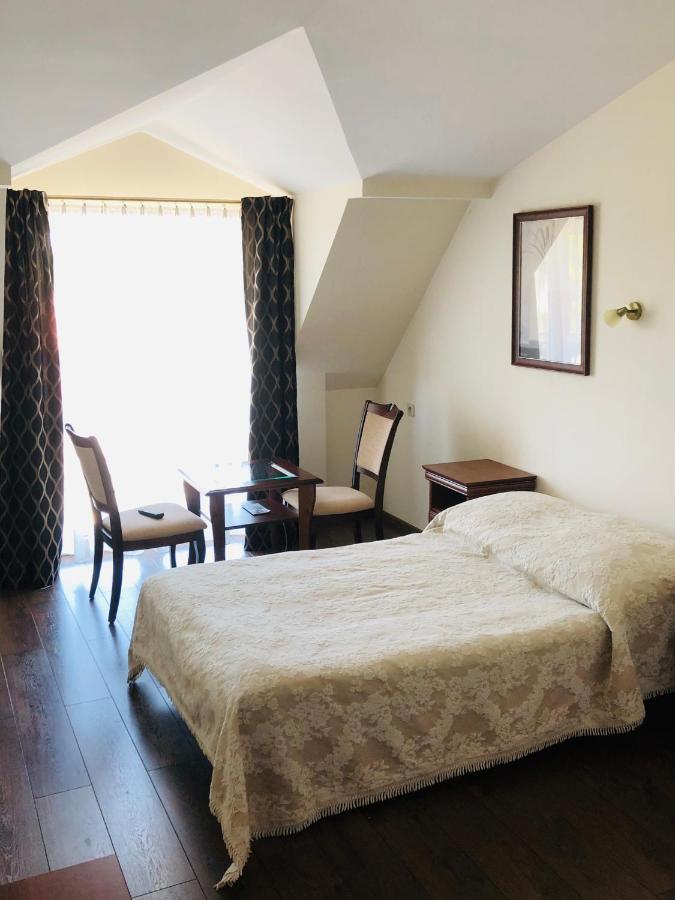 Hotel Mateo Stopnica Екстериор снимка