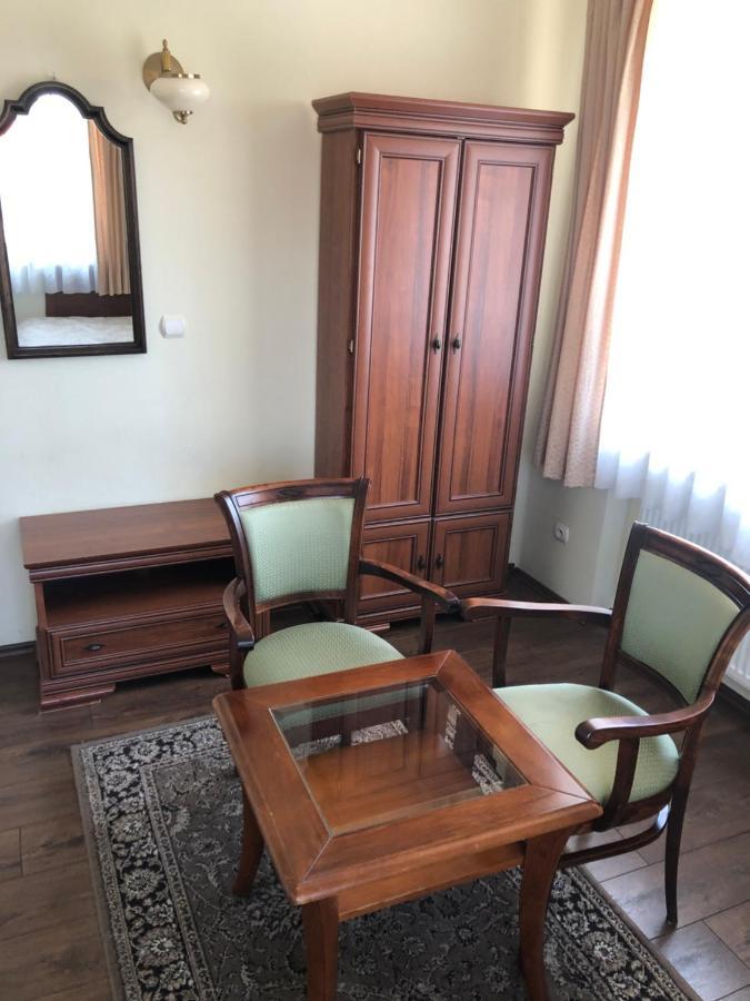Hotel Mateo Stopnica Екстериор снимка